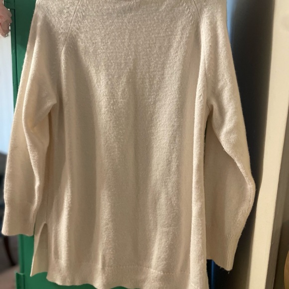 Ann Taylor Sweater - Picture 6 of 8